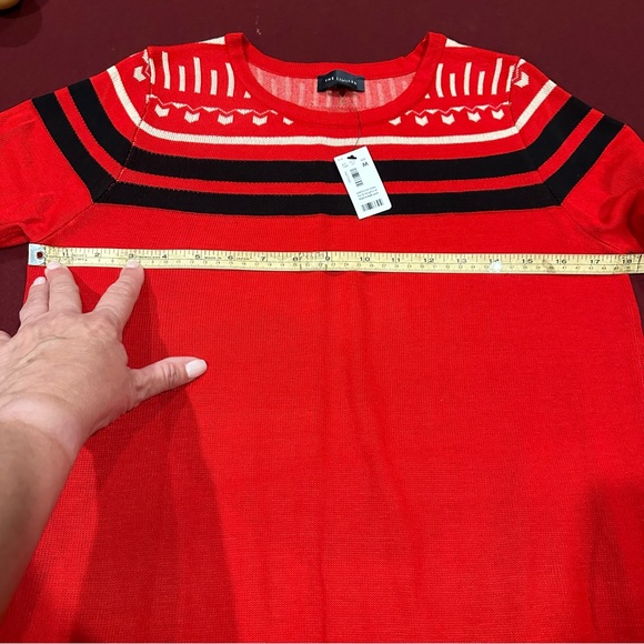 The Limited Sweater Red Black Sz M NWT - Picture 8 of 8